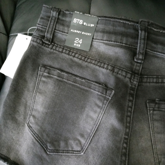 STS Blue Raw Hem Jean Shorts Gray/Black - Picture 3 of 3